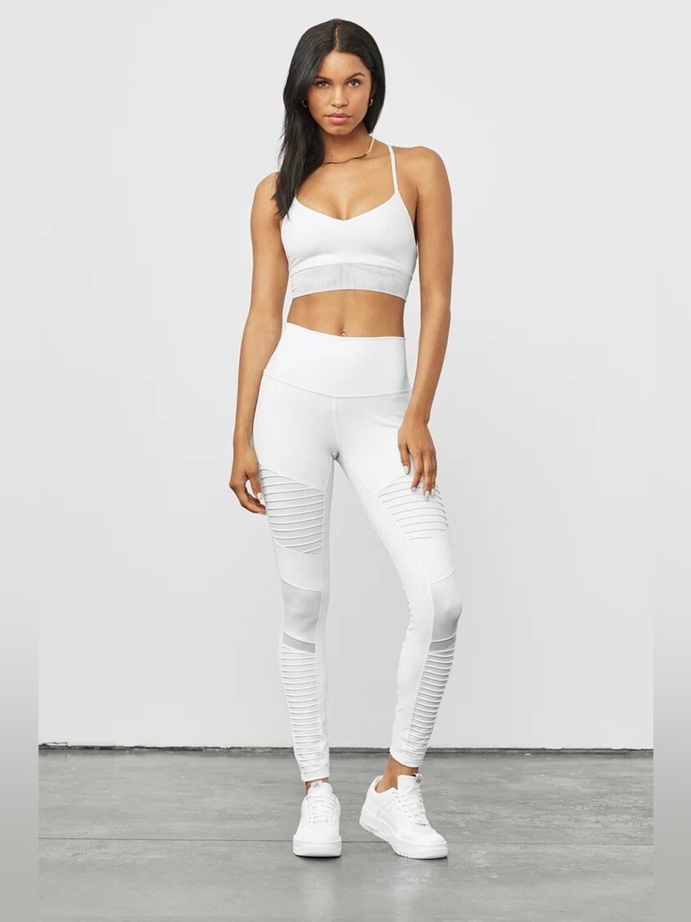 Alo Yoga- Women’s High-Waisted Moto Tight in Alloy/ Light Gray